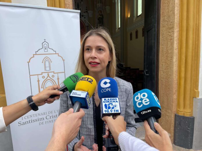 Presentación Ermita Santíssim Crist del Remei. Nati Algado, Primera Teniente de Alcalde y concejala de Cultura