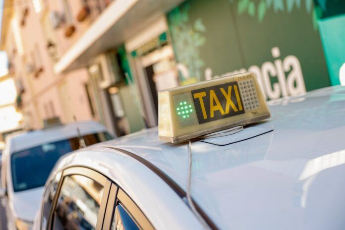 Taxi/Fuente: Banco de imágenes
