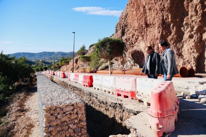 Finestrat avanza con las obras del vial de acceso al parking del Casco Histórico