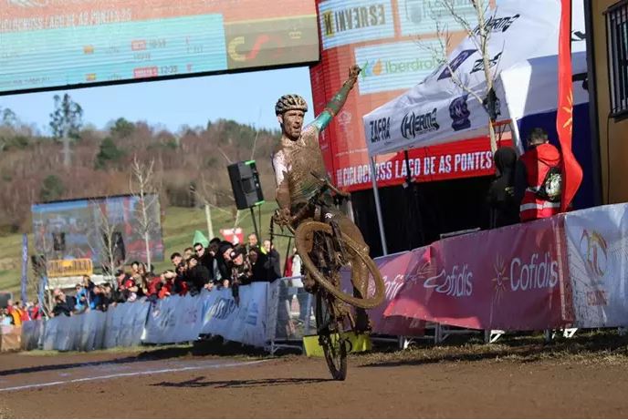 Felipe Orts celebra su séptimo título de campeón de España - RFEC