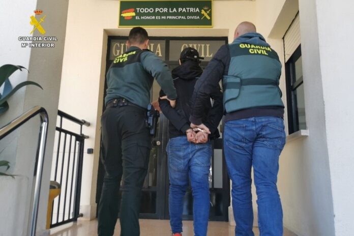 Detenido un joven en Calpe por ocho robos con fuerza