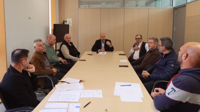 Reunión concejal de Movilidad junto a los sectores del taxi - Ayuntamiento de Benidorm
