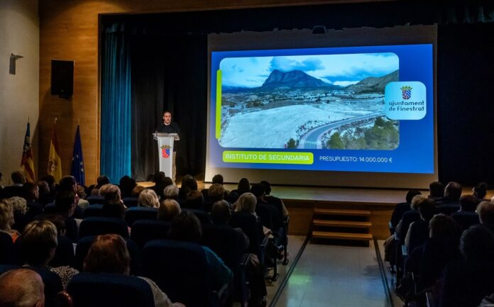 Charla con el alcalde de Finestrat, Juanfran Pérez Llorca - Ayuntamiento de Finestrat