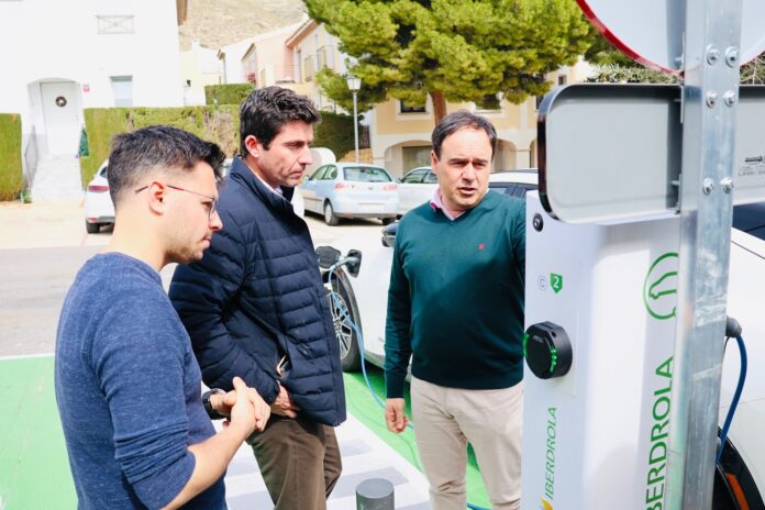 Finestrat sigue apostando por la sostenibilidad con nuevos puntos de recarga para vehículos eléctricos