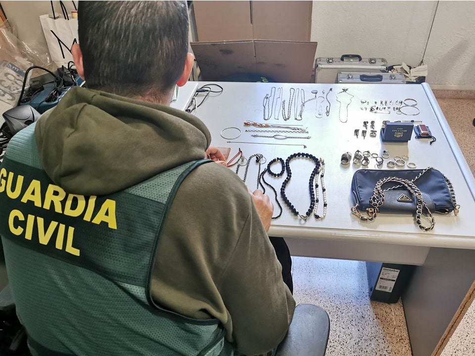 Objetos intervenidos del detenido en Calpe - OPC