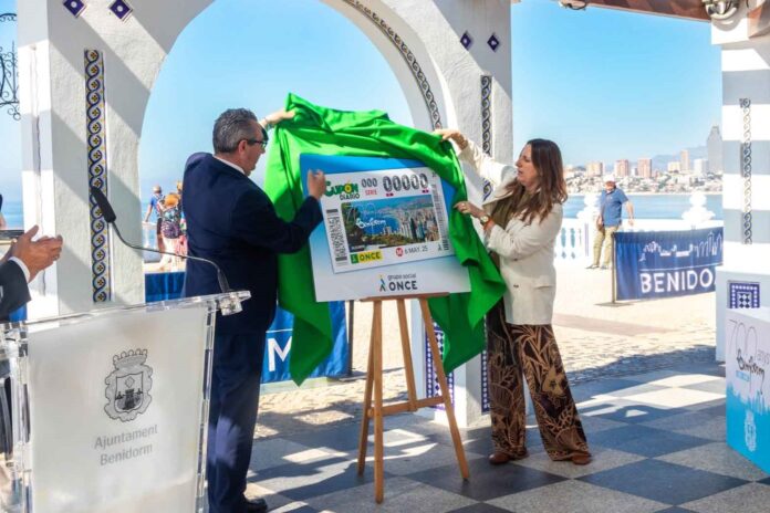 La ONCE presenta su nuevo cupón con la imagen de Benidorm