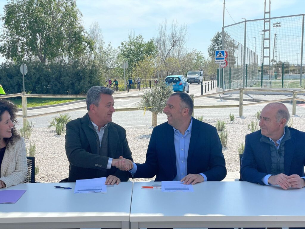 Apertura de la pasarela ciclopeatonal y el aparcamiento del río Algar en Altea