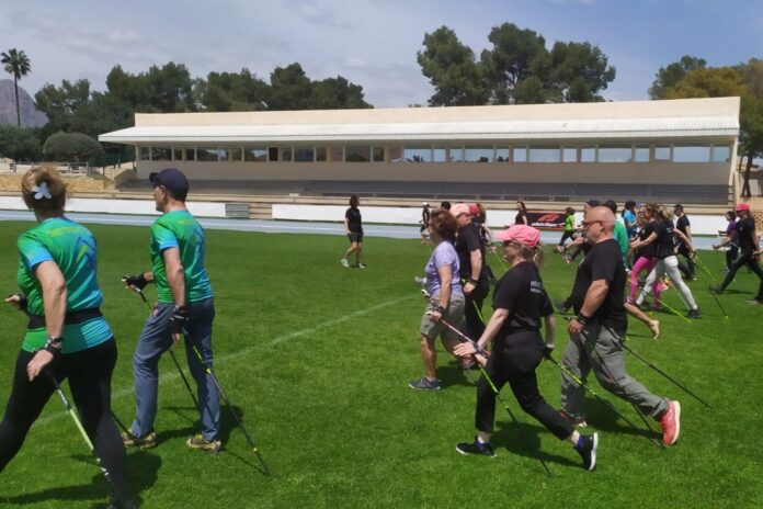 L'Alfàs del Pi se convierte en la capital del Nordic Walking con la concentración de 100 profesionales