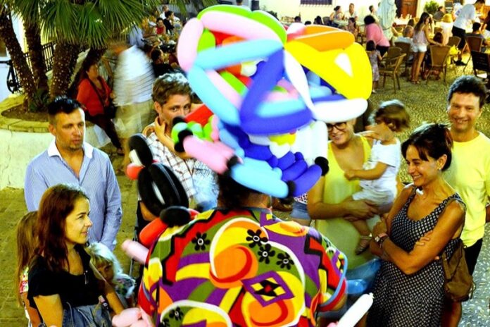 Altea transforma sus calles en lienzos con una nueva convocatoria artística