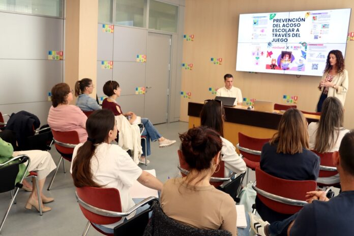 Benidorm lidera una prueba piloto para mejorar el aprendizaje de alumnos con diversidad funcional