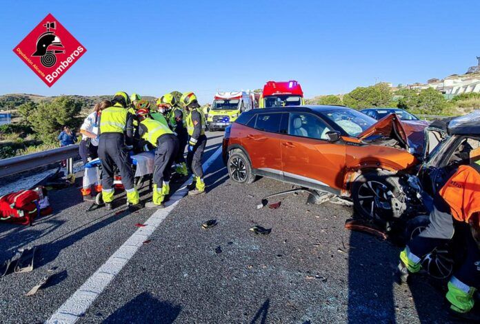 Accidente de Tráfico AP-7 en Finestrat - Consorcio Provincial de Bomberos