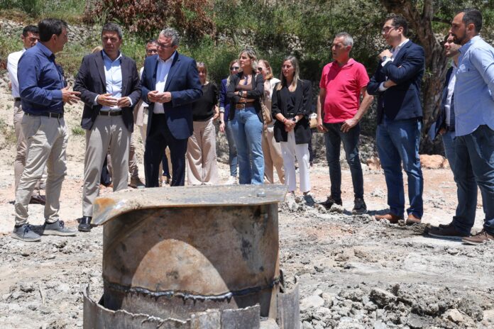 Carlos Mazón exige al Gobierno implicación frente a la crisis hídrica en su visita a Beniardà