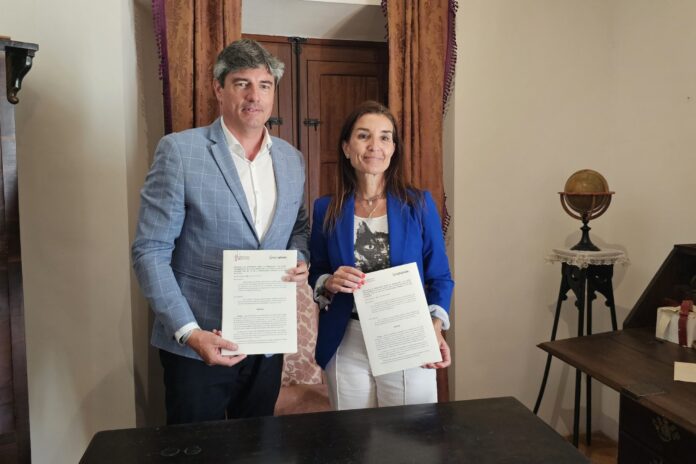 Ruth Merino formaliza en Villajoyosa la cesión del antiguo juzgado para uso municipal y cultural