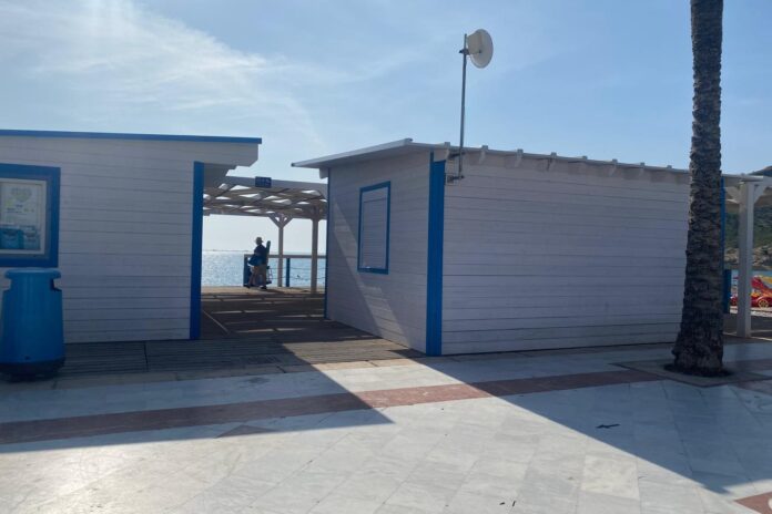 La Playa del Albir se convierte en un nuevo espacio libre de humo en l’Alfàs del Pi