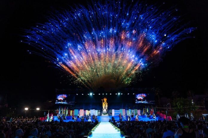 Villajoyosa da la bienvenida a los protagonistas de las fiestas de Moros y Cristianos 2025