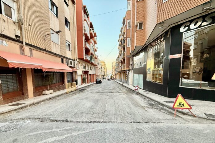 Callosa d'en Sarrià comienza las obras de renovación del asfalto en la calle Ramón y Cajal y la Avinguda de Jaume I
