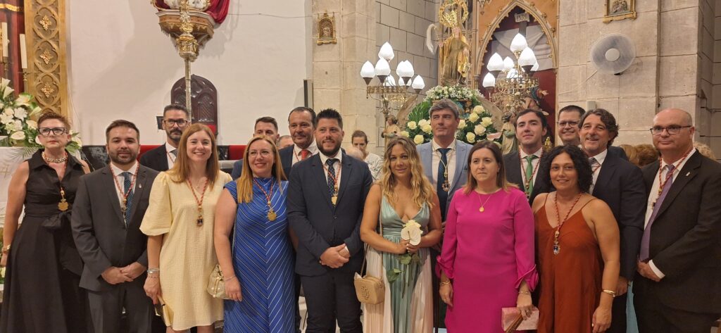 La procesión en honor a Santa Marta recorre las calles del centro histórico de Villajoyosa - Ayuntamiento de Villajoyosa