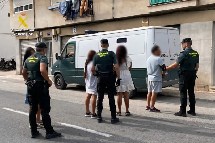 Detenidas cuatro personas en Guadalest por robar con el método de la muleta