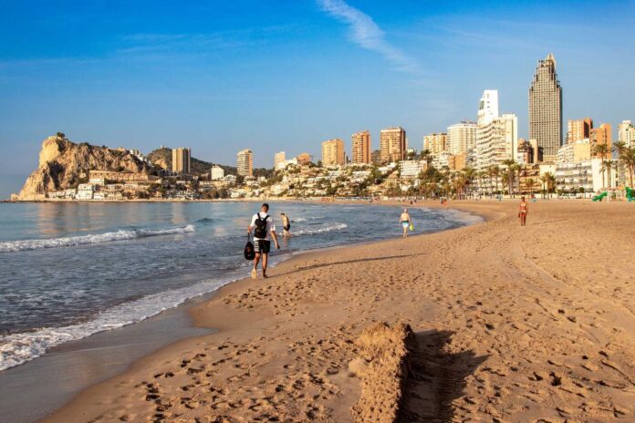 Benidorm impulsa su sostenibilidad con la licitación de la red de agua regenerada en la zona de Poniente