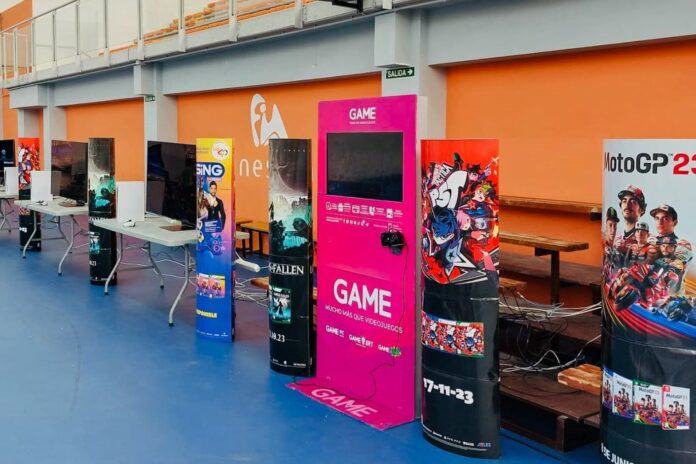 Zona gaming y juegos de siempre en la Finestrat Gamer Fest 2025