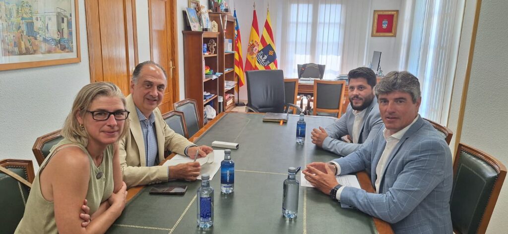 Visita del conseller de Emergencias e Interior, Juan Carlos Valderrama junto al alcalde, Marcos Zaragoza; la secretaria general de Emergencias e Interior, Irene Rodríguez; el concejal de Seguridad Ciudadana, Jaime Santamaría - Ayuntamiento de Villajoyosa