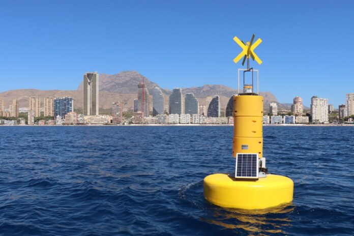 Calidad del agua en tiempo real: Benidorm estrena boyas inteligentes en sus playas