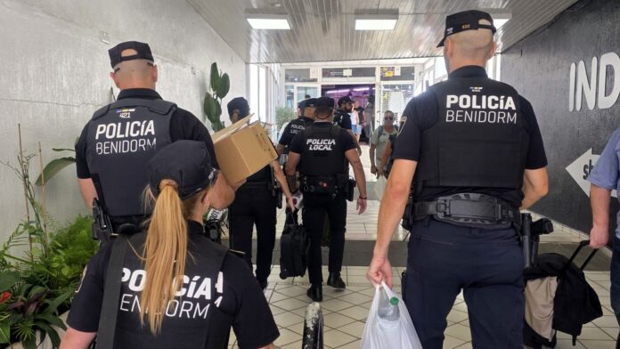 La Policía Local de Benidorm interviene más de 3.000 artículos falsificados en 9 establecimientos - Ayuntamiento de Benidorm