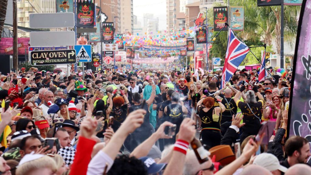 'Fancy Dress Party' - Ayuntamiento de Benidorm