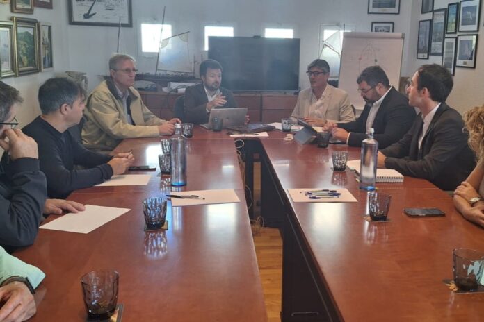 Villajoyosa avanza en el desarrollo del puerto con la segunda reunión de la Mesa Portuaria