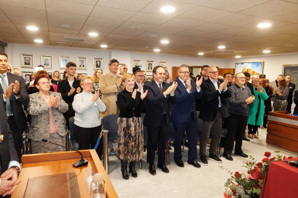 Pleno de investidura de Nati Algado, alcaldesa de Finestrat/Fuente: Ayuntamiento de Finestrat