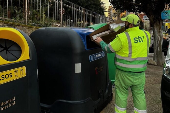 Finestrat refuerza la recogida de basura y renueva contenedores frente a denuncias del PSOE en zonas rurales