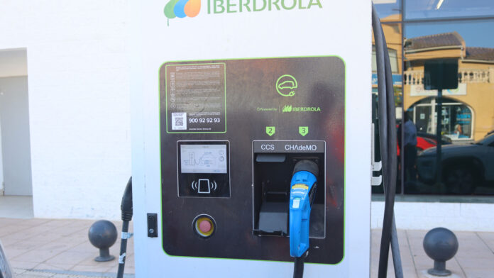 Benidorm aprueba nuevos puntos de recarga rápida para vehículos eléctricos en Levante