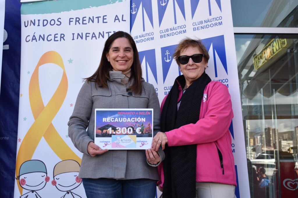 Entrega recaudación 'Remando a Belén'/Fuente: Anémona