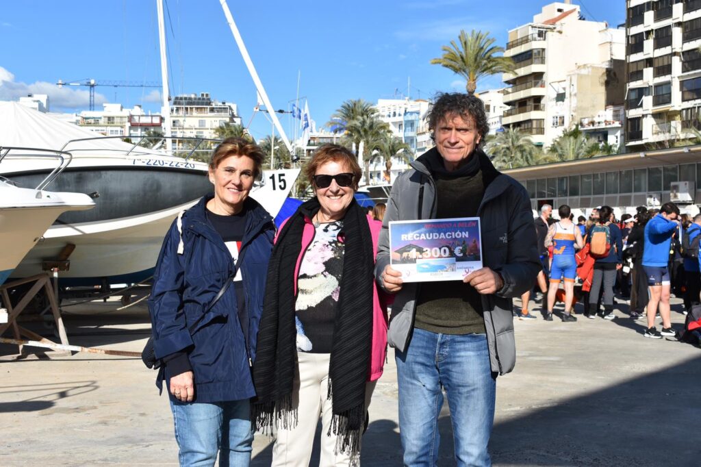 Entrega recaudación 'Remando a Belén'/Fuente: Anémona