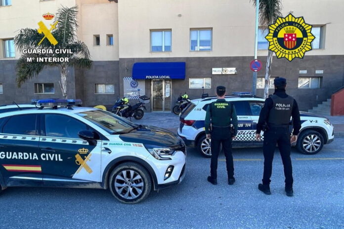 Tres detenidos en Castell de Guadalest por estafar a turistas con el “método de la caridad”