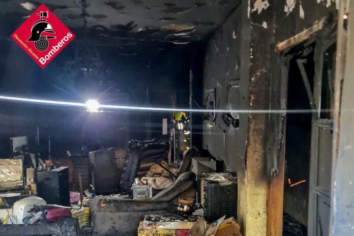 Incendio en un chalet de Guadalest deja un herido y seis gatos fallecidos