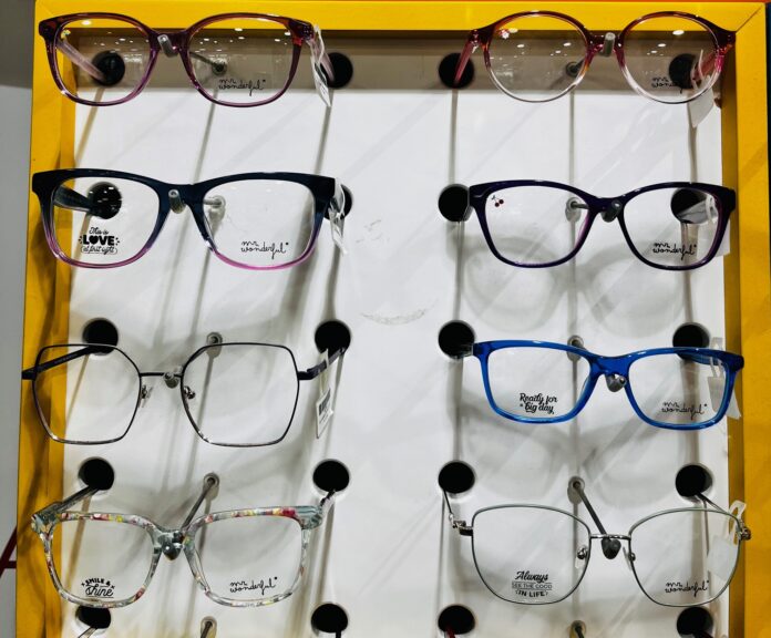 Cuatro ópticas de Finestrat se adhieren al 'Plan VEO': ayudas para gafas y lentillas para los más jóvenes/Fuente: Ayuntamiento de Finestrat