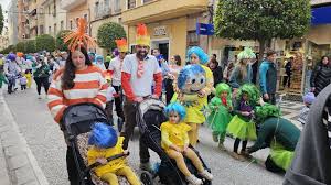 Villajoyosa se disfraza en Carnaval con dos grandes fiestas coloridas para niños y adultos