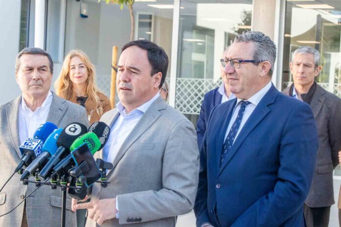 Pérez Llorca visita el nuevo Centro de Salud del Rincón de Loix que dará cobertura a miles de vecinos de Benidorm