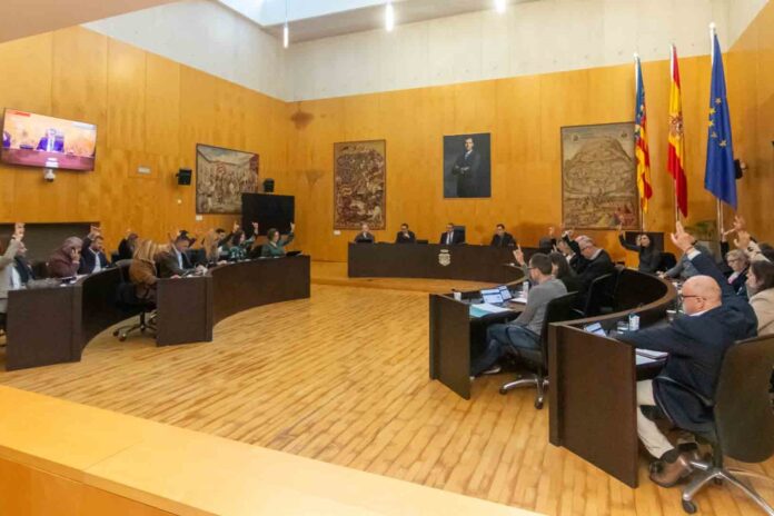 Benidorm da luz verde al acuerdo para saldar la sentencia del APR7 de Serra Gelada