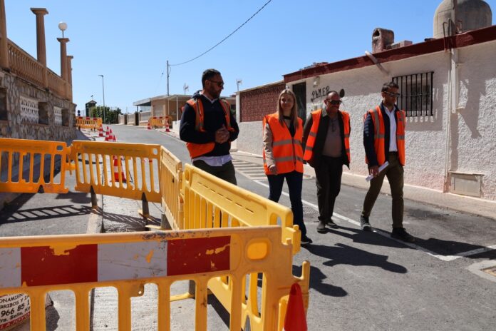 Finestrat renueva la red de agua en La Cala para mejorar la eficiencia y evitar fugas