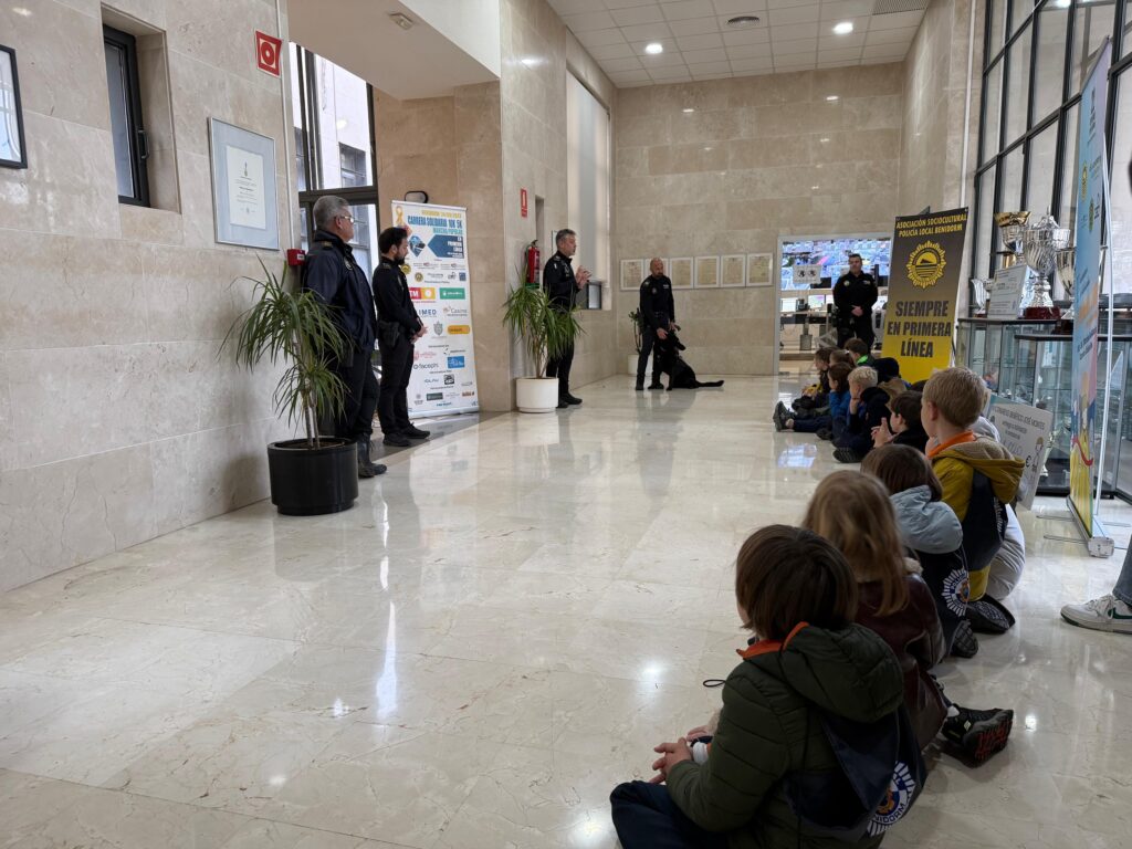 Demostración de la unidad canina de la Policía Local de Benidorm 