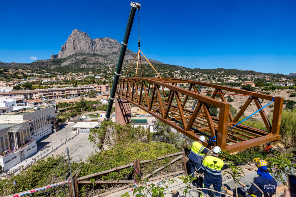 Finestrat avanza en la conexión del casco histórico con la instalación del nuevo ascensor al Castell/Fuente: Ayuntamiento de Finestrat
