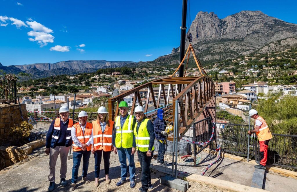 Finestrat avanza en la conexión del casco histórico con la instalación del nuevo ascensor al Castell/Fuente: Ayuntamiento de Finestrat