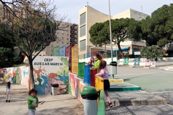 El colegio Ausiàs March se modernizará con energía solar, climatización y más accesibilidad