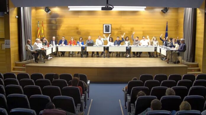 El pleno de Altea retira la medalla de honor a Franco tras un intenso debate político/Fuente: Pleno Altea