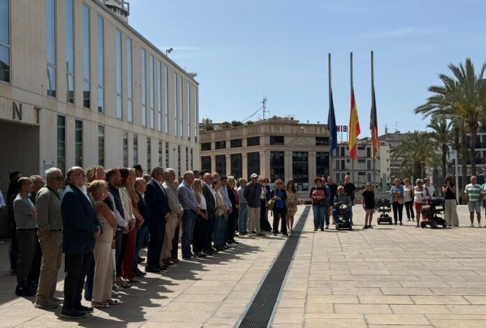 Benidorm guarda silencio por los dos operarios fallecidos en el desplome de un andamio y deja la investigación en manos de la Policía Judicial/Fuente: Radio Sirena Cope