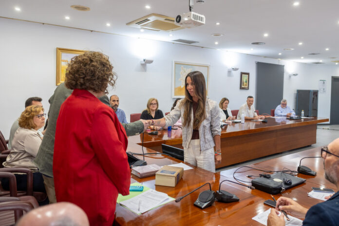 María Laura Gallert asume el acta de concejal de VOX en l’Alfàs del Pi