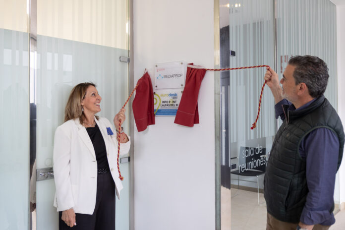 L’Alfàs del Pi abre un punto Eurodesk para acercar los programas europeos a la juventud de toda la comarca/L'Alfàs del Pi