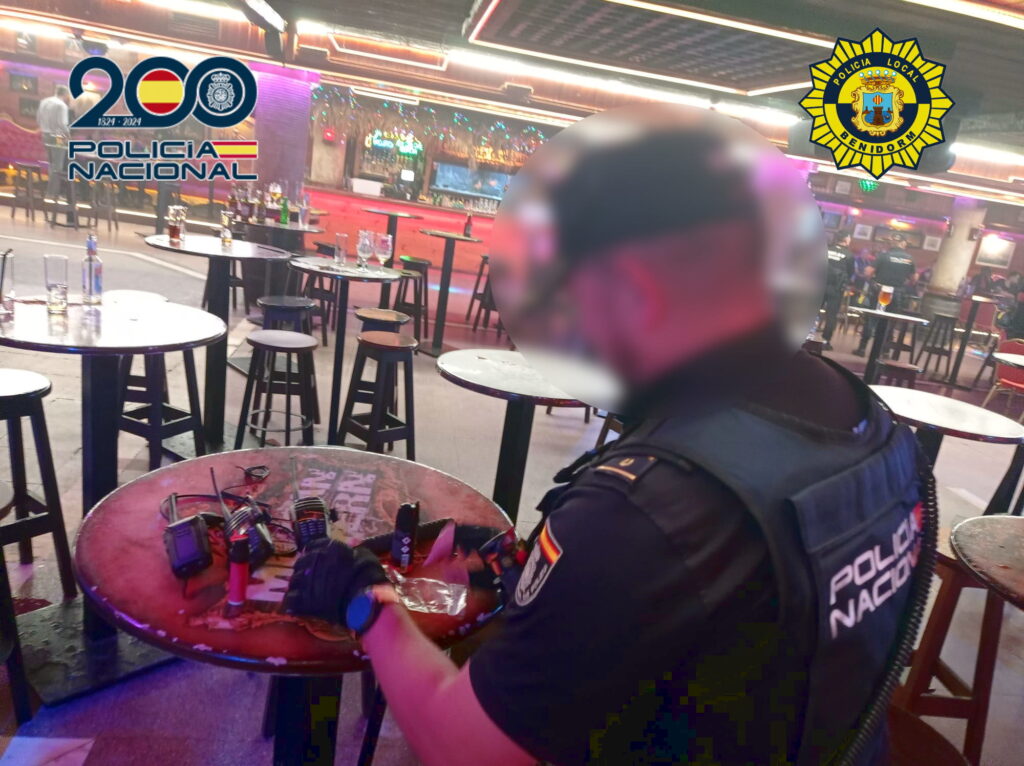 Se intensifican las inspecciones en locales de ocio de la conocida «zona inglesa» de Benidorm/Policia Nacional